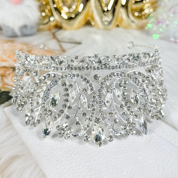 Silver Sparkling Tiara, Crystal Tiara, Wedding Tiara Crown, Princess Party Tiara - Picture 4 of 5